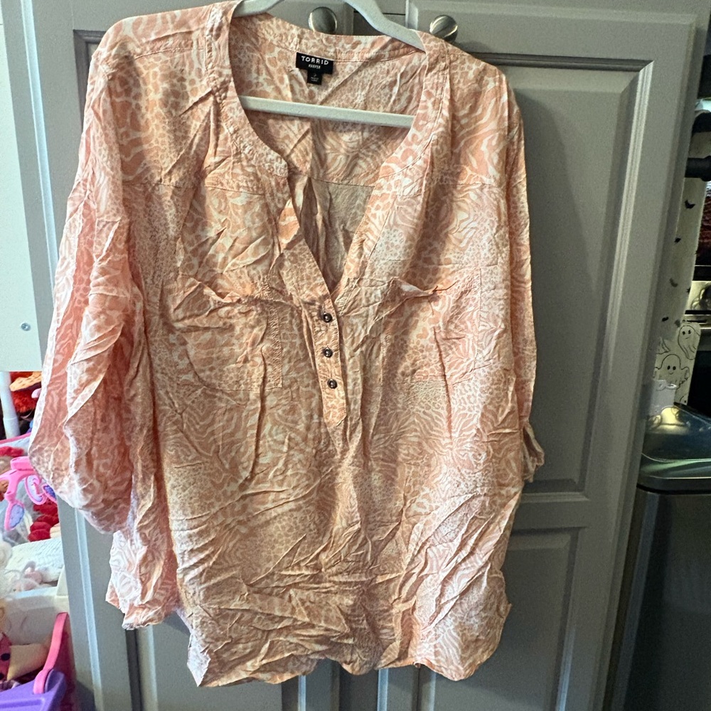 Torrid Light Pink Patterned Blouse - image 1
